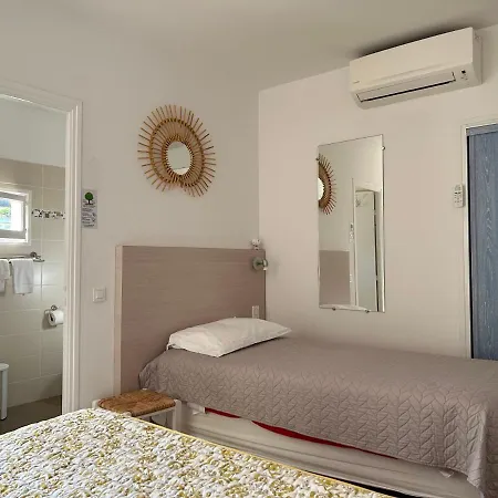 Punta E Mare Des Ou Des T2 Hotel Cargèse
