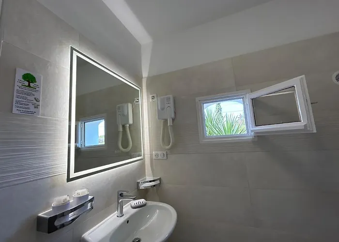 Punta E Mare Des Ou Des T2 Hotel Cargese