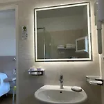 Punta E Mare, Et Hotel