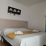 Punta E Mare, Et 2*
