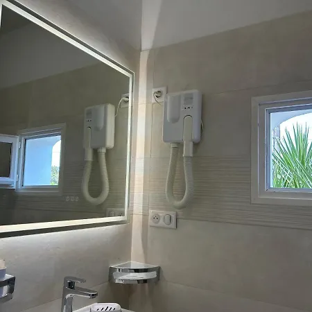Hotel Punta E Mare Des Ou Des T2