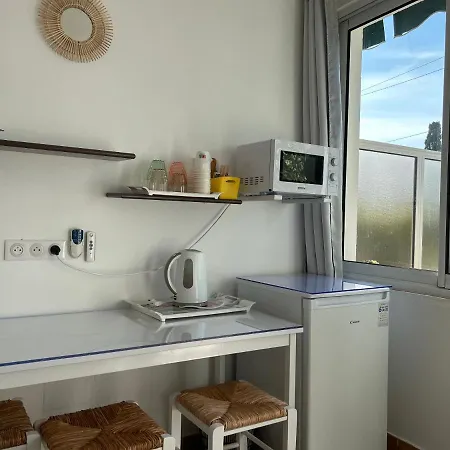 Hotel Punta E Mare Des Ou Des T2 2*
