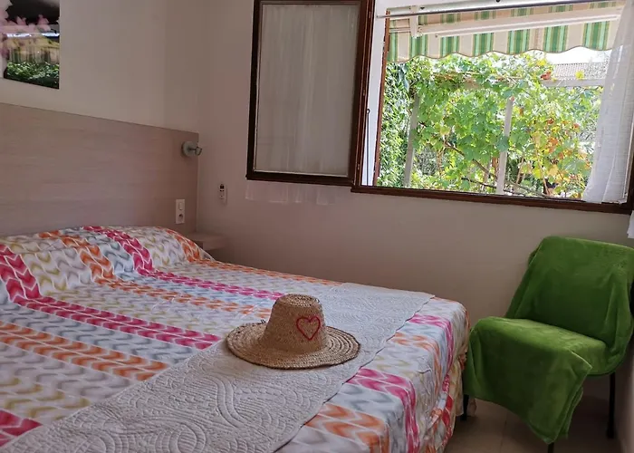 Hotel Punta E Mare Des Ou Des T2 2*