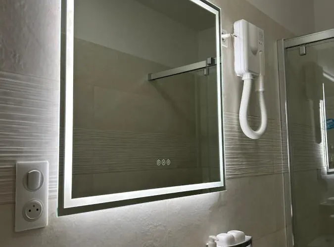 Hotel Punta E Mare Des Ou Des T2 2*