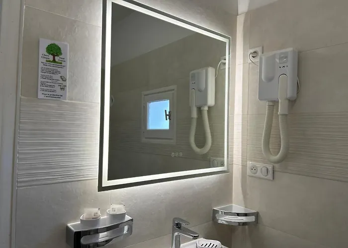 호텔 Punta E Mare Des Ou Des T2 2*