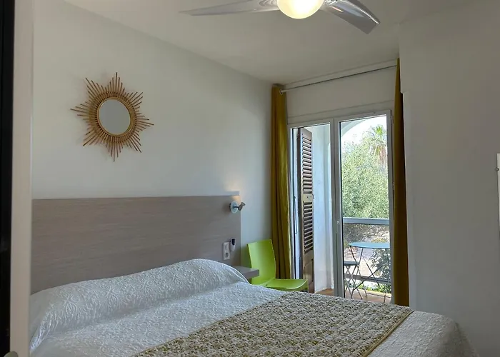 Punta E Mare Des Ou Des T2 Hotel Cargèse