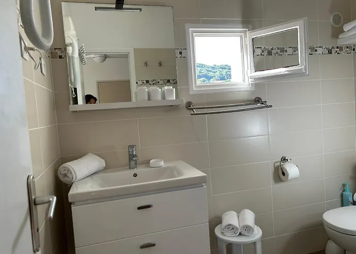 Hotel Punta E Mare Des Ou Des T2