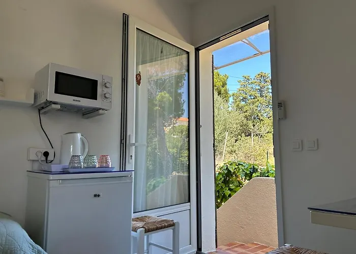 Hotel Punta E Mare Des Ou Des T2 2*