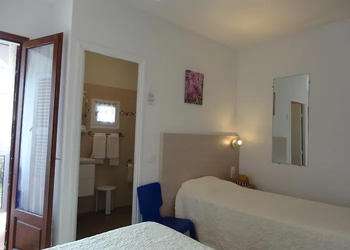 Hotel Punta E Mare Des Ou Des T2 2*